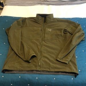 ARC’TERYX men’s light weight jacket